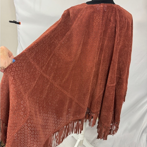Suzanne Sommers Suede Leather Fringe Poncho - Picture 8 of 12